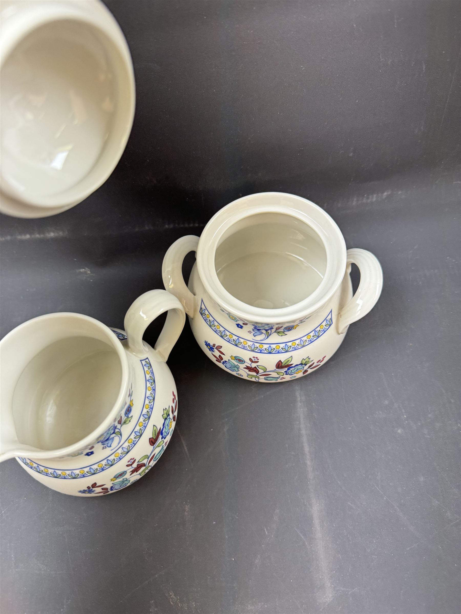 Royal Doulton Plymouth pattern, part tea and dinner service, including teapot, milk jug, covered sucrier, six dinner plates 