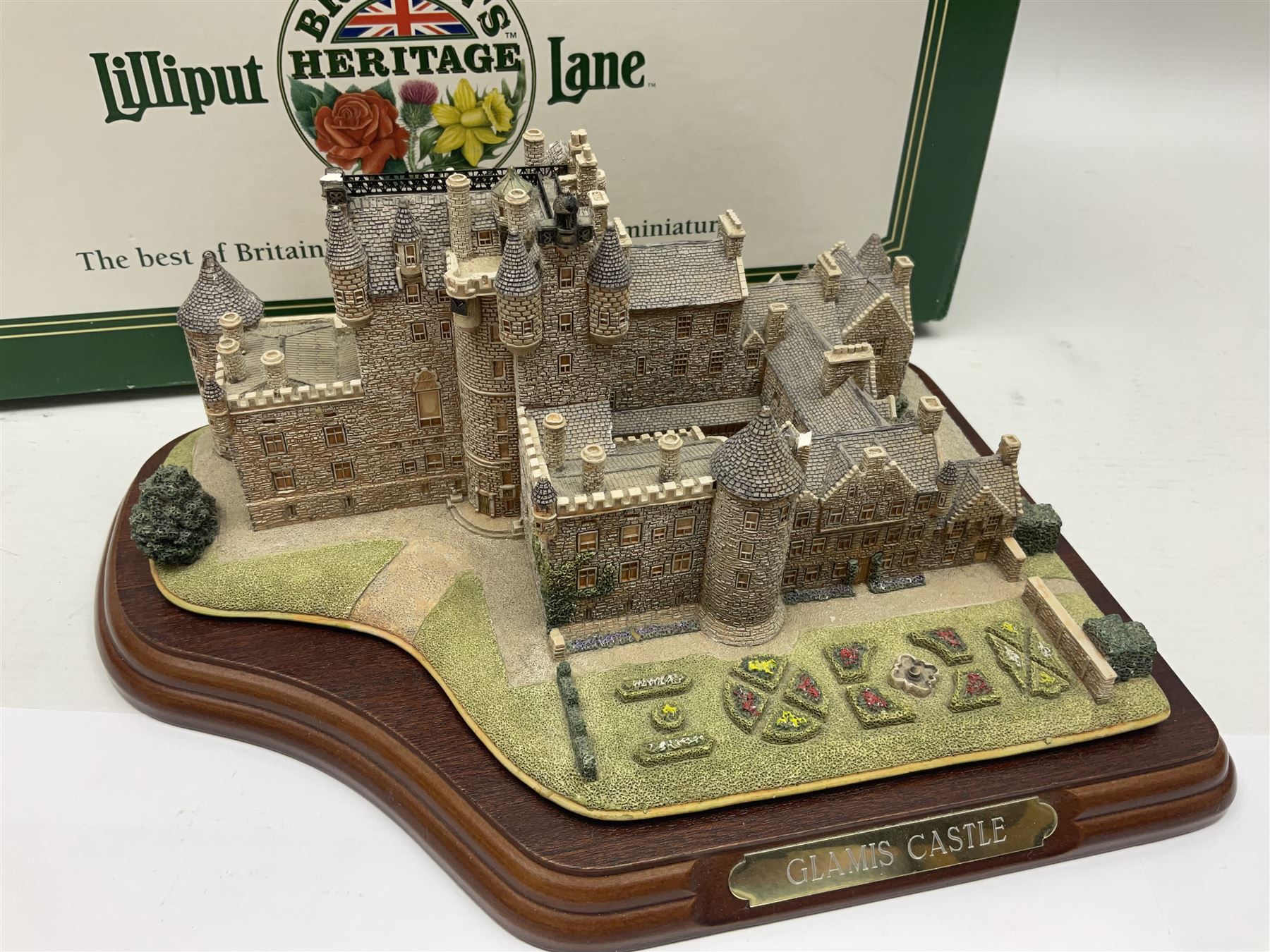 Two Lilliput Lanes, comprising Edinburgh Castle and Glamis Castle, both with original boxes, Glamis castle with deeds 