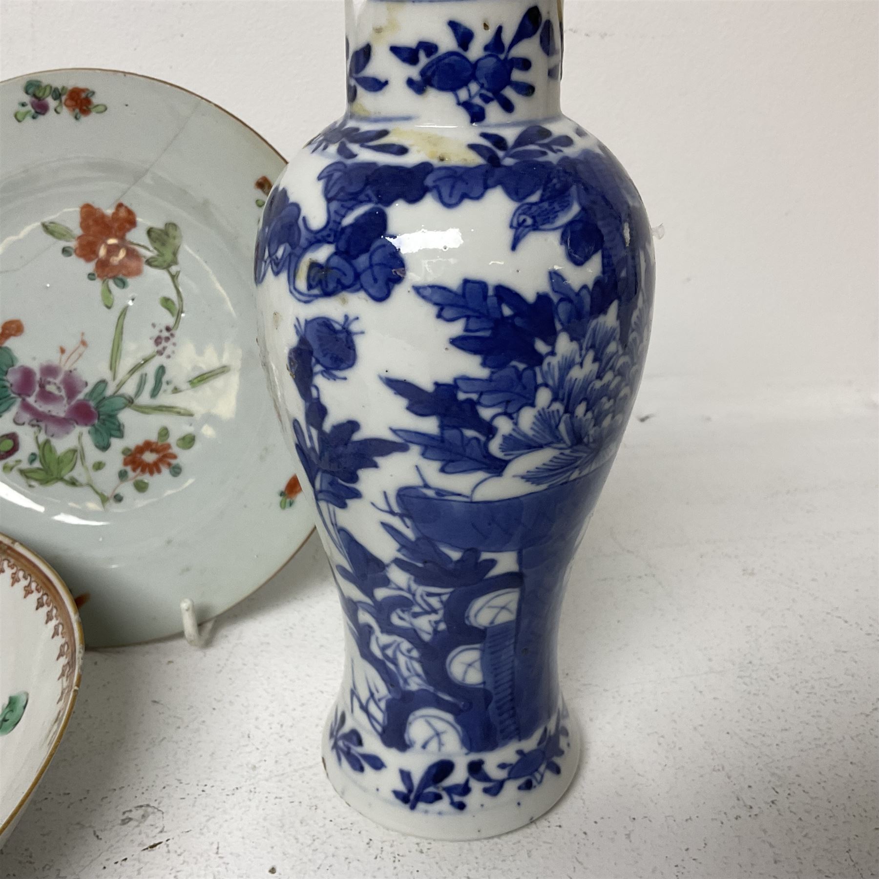 Collection of 19th century and later Chinese ceramics, to include Chinese export porcelain mug, with polychrome floral decoration, blue and white vase, of squat baluster form with cover, etc