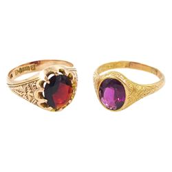 Early 20th century single stone garnet ring, Birmingham 1914 and a similar 9ct rose gold g...