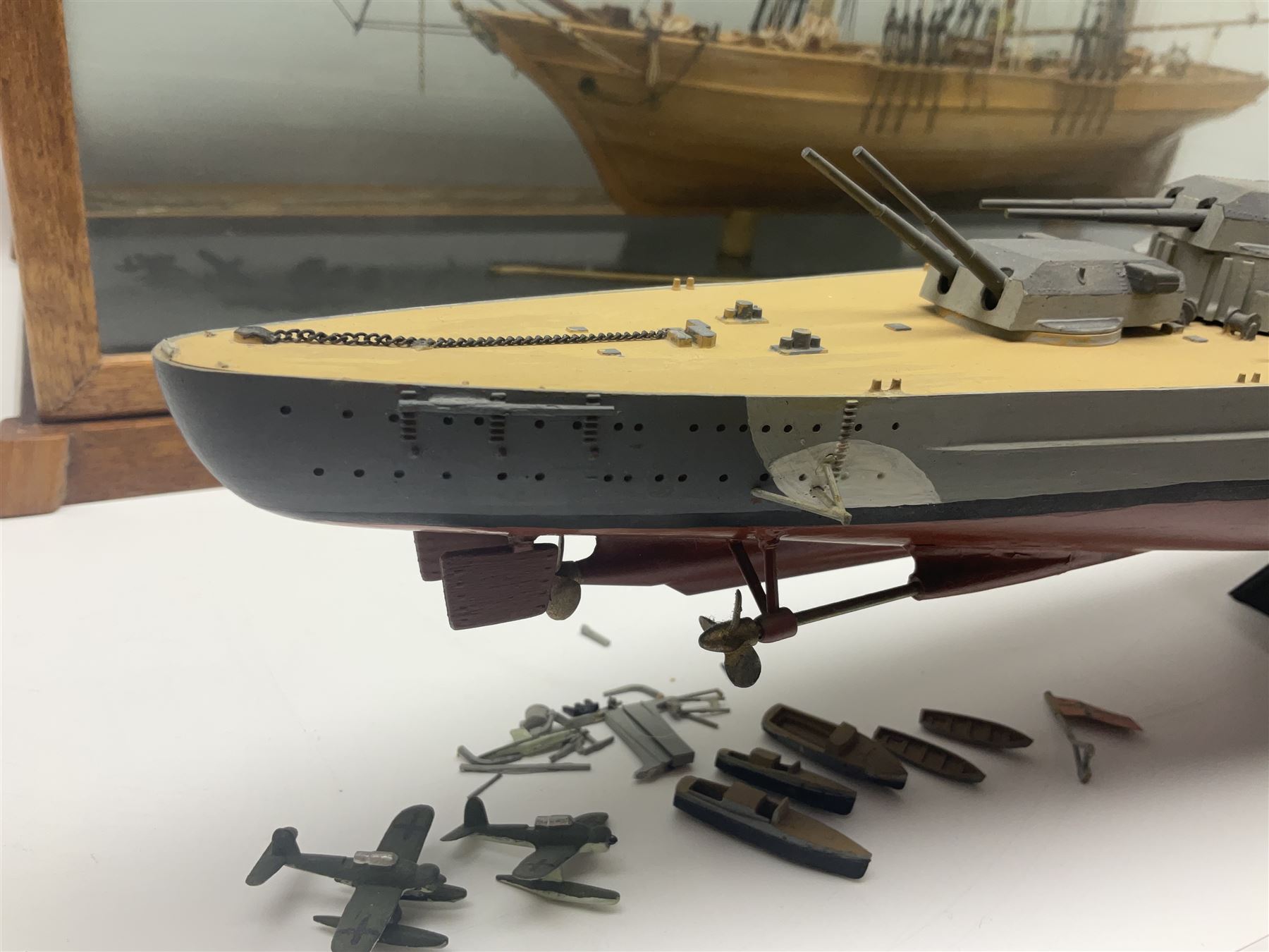 Cased scale built wooden model schooner 