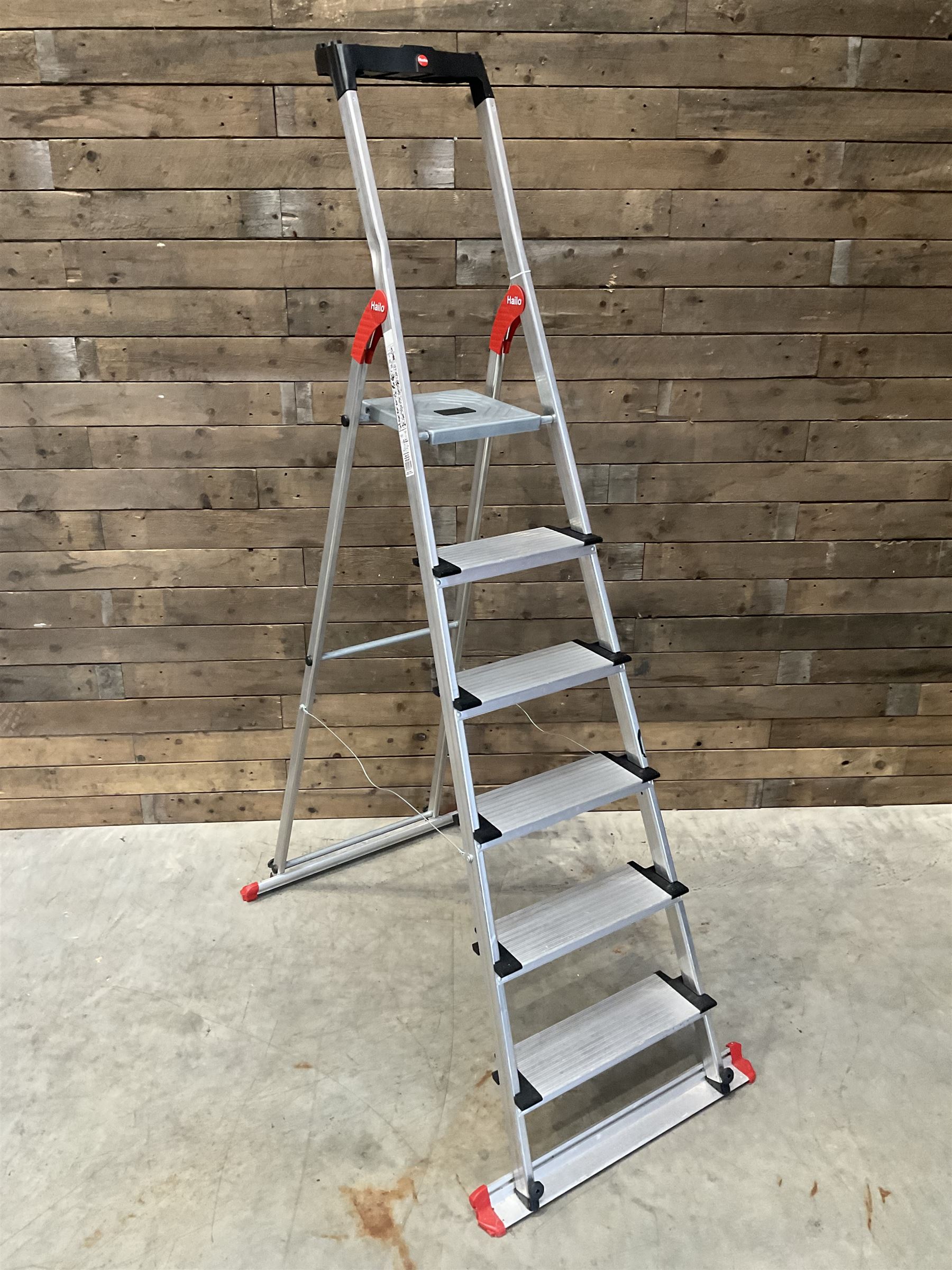 Hailo five rung step ladders