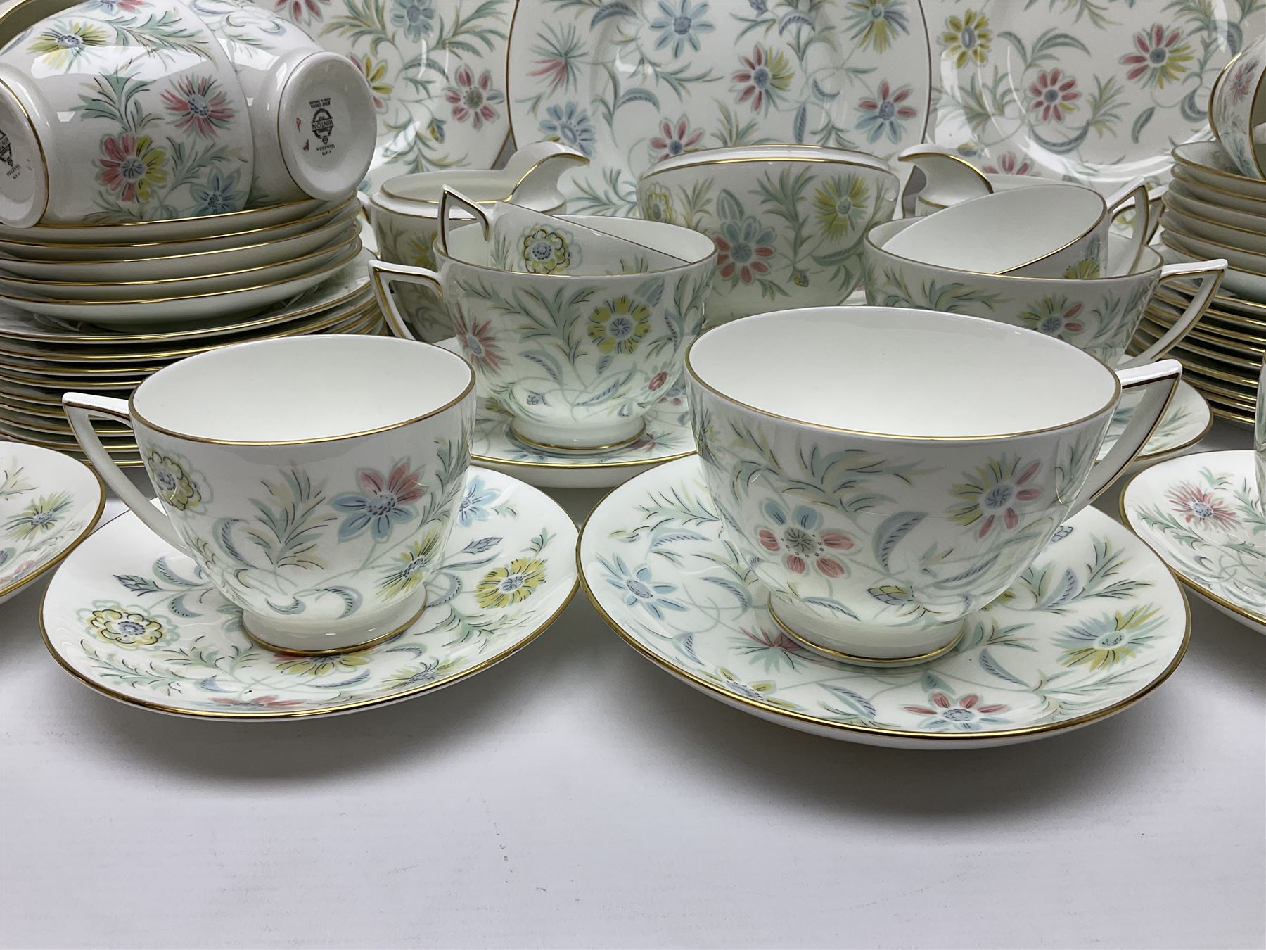 Minton Vanessa pattern part tea service, to include fifteen cups and saucers, open sucrier, milk jug, eighteen dessert plates, twelve side plates etc (70)