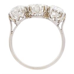 Platinum three stone diamond ring, the central diamond of approx 1.20 carat, the two side diamonds of approx 1.30 carat and 1.20 carat, total diamond weight approx 3.70 carat