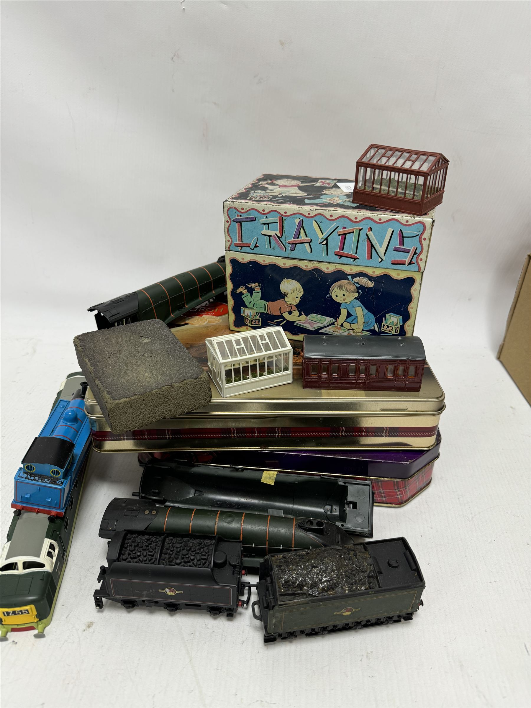 Collection of '00' gauge part built locomotives and parts, including Hornby and Lima examples