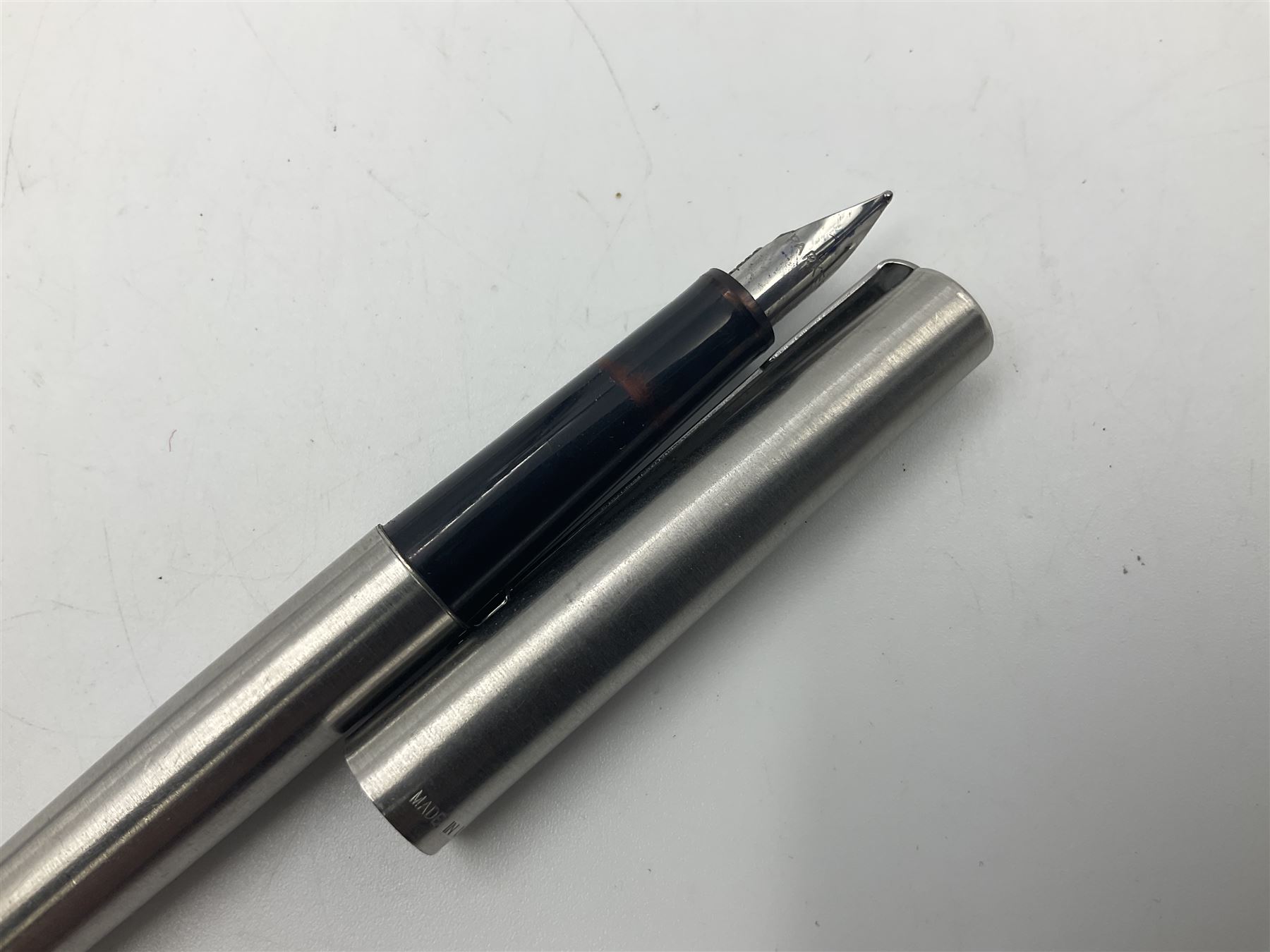 Yard O Led silver propelling mechanical pencil, hallmarked together with another pencil and pens