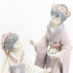 Lladro figure group, 'Springtime In Japan', modelled as two Geisha on a bridge with a crane, sculpted by Salvador Debonno, no 1445 H30cm