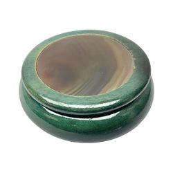 Green wooden box, with a brown agate slice to the lid, H5cm, D12cm