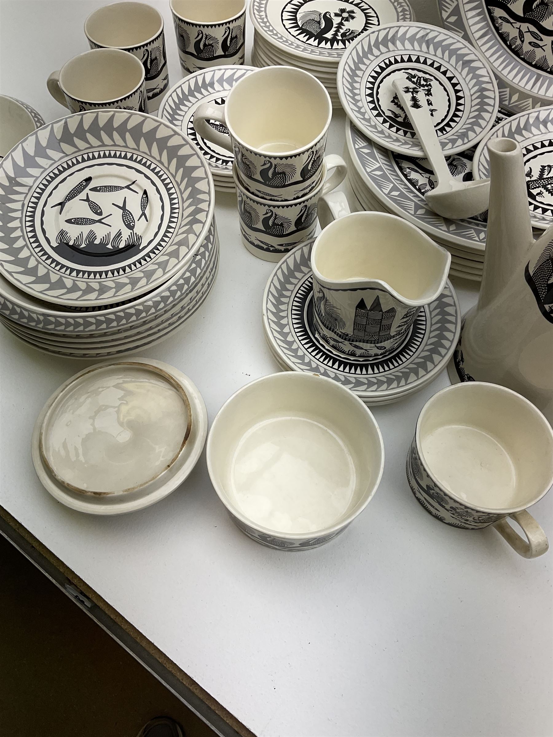 Scottie Wilson for Royal Worcester Wild Fowl pattern, part tea and dinner service, including teapot, milk jug, covered surier, nine cups and saucers, seven dinner plates etc (54)