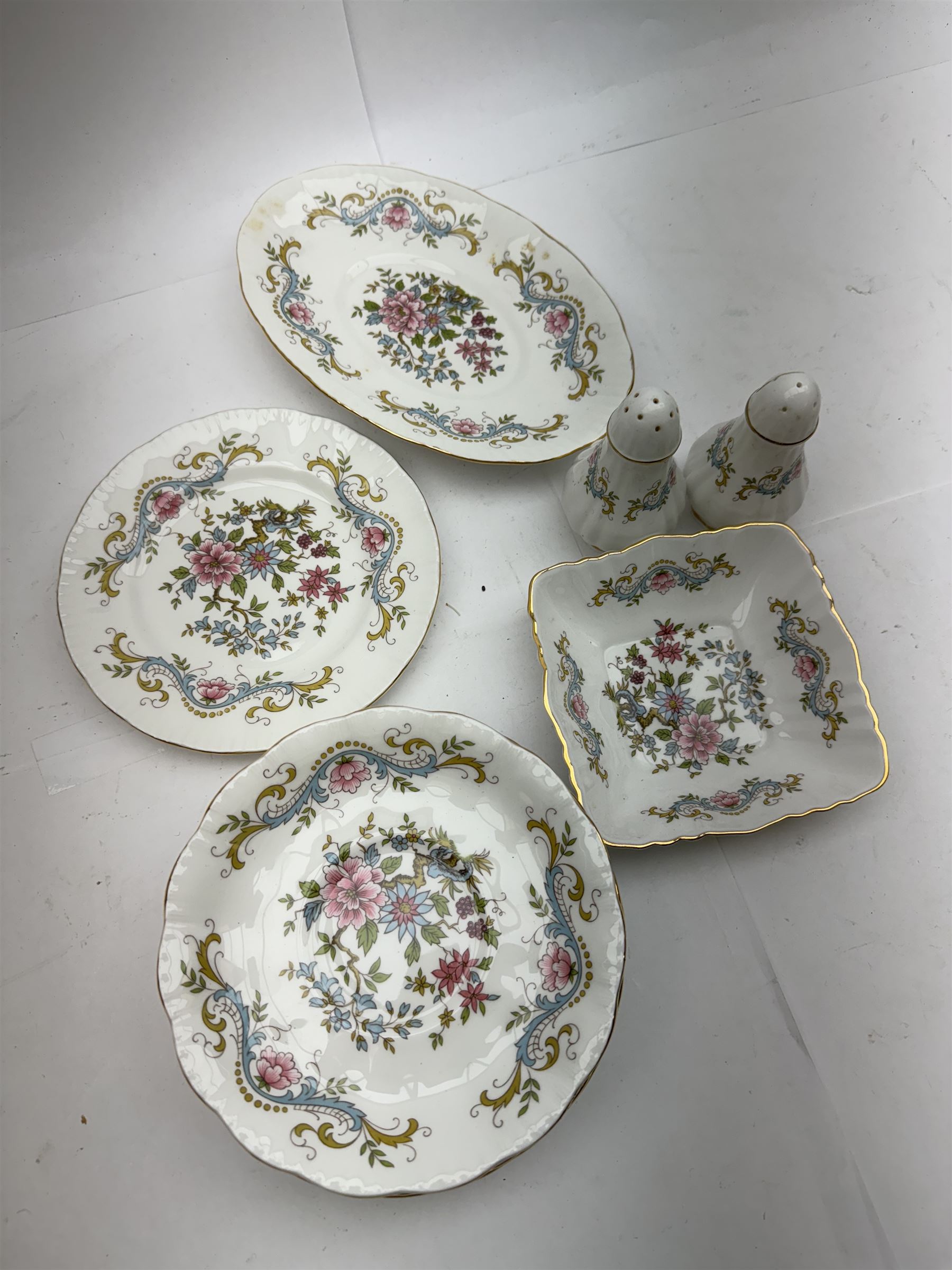 Royal Staffordshire Mandarin pattern tea and dinner wares, including six dinner plates, six side plates, serven twin handled bowls, covered dish etc 