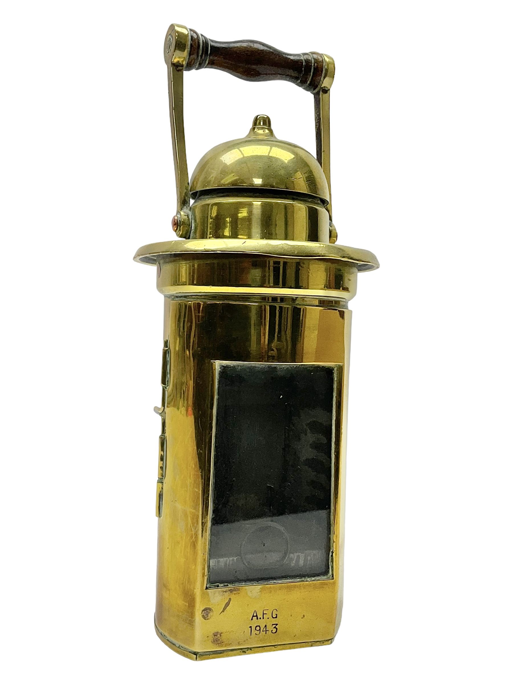 Handheld brass oil lamp, with a turned wooden handle, H26cm