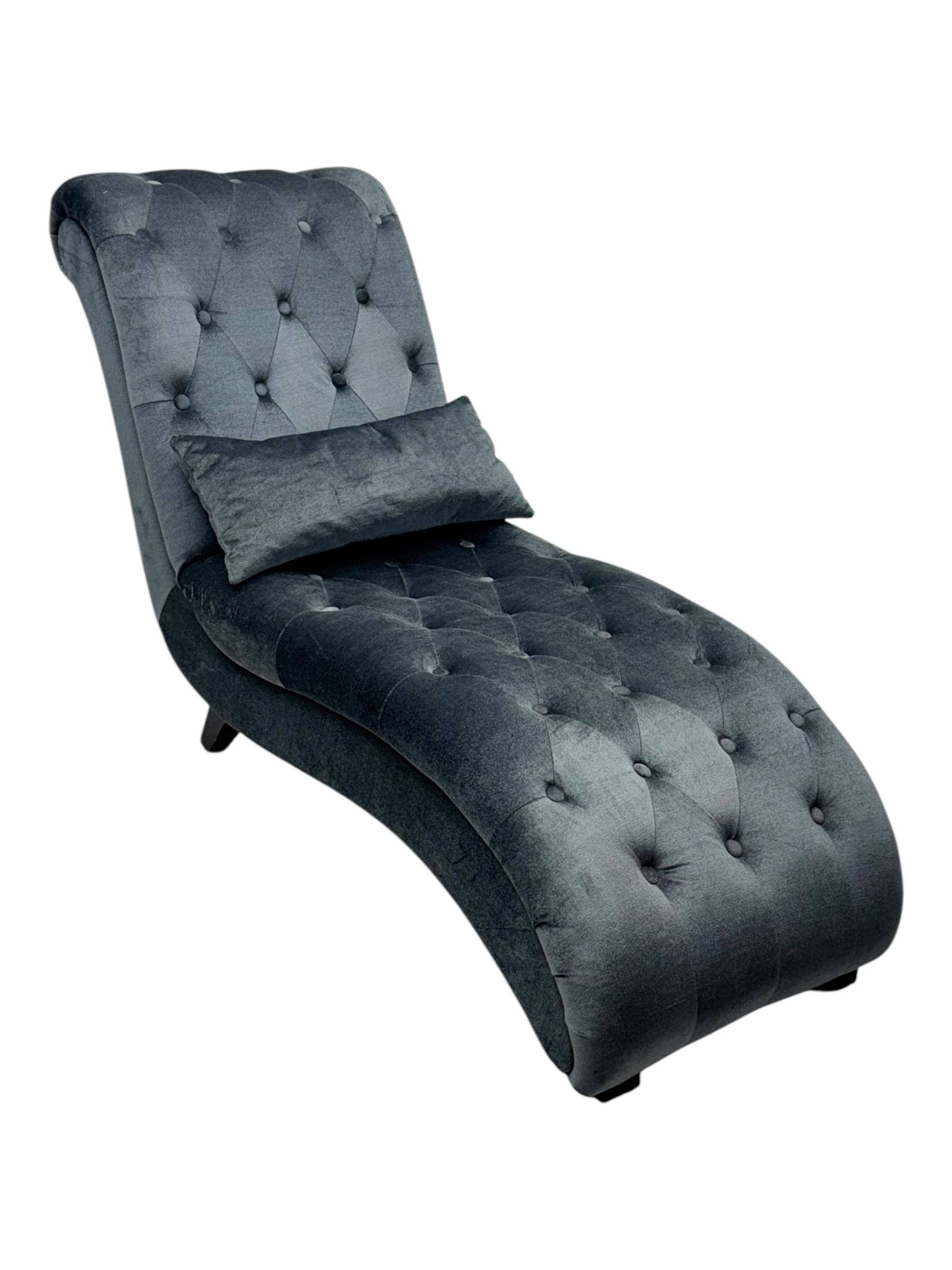 Contemporary chaise longue, upholstered in blue velvet