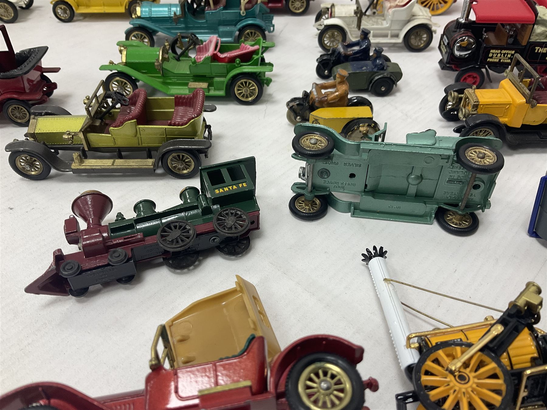 Approximately twenty eight die-cast scale model cars to include Corgi Chitty Chitty Bang Bang with three figures, Lesney/Matchbox Models of Yesteryear, Franklin Mint, Dinky etc 