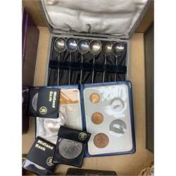 Carnival glass, cased silver-plated coffee spoons, apostle spoons and sugar tongs, glass animals, coins, trade cards, pin badges etc, in one box