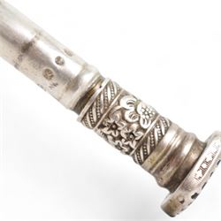 George III silver propelling pencil case, the top with carved onyx intaglio seal of a cherub 'Une brule me suffit' with slide L10cm Birmingham 1818 Maker John Bettridge