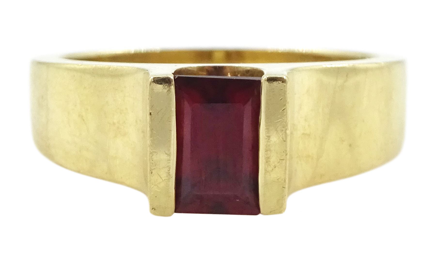 10ct gold single stone emerald cut garnet ring, stamped