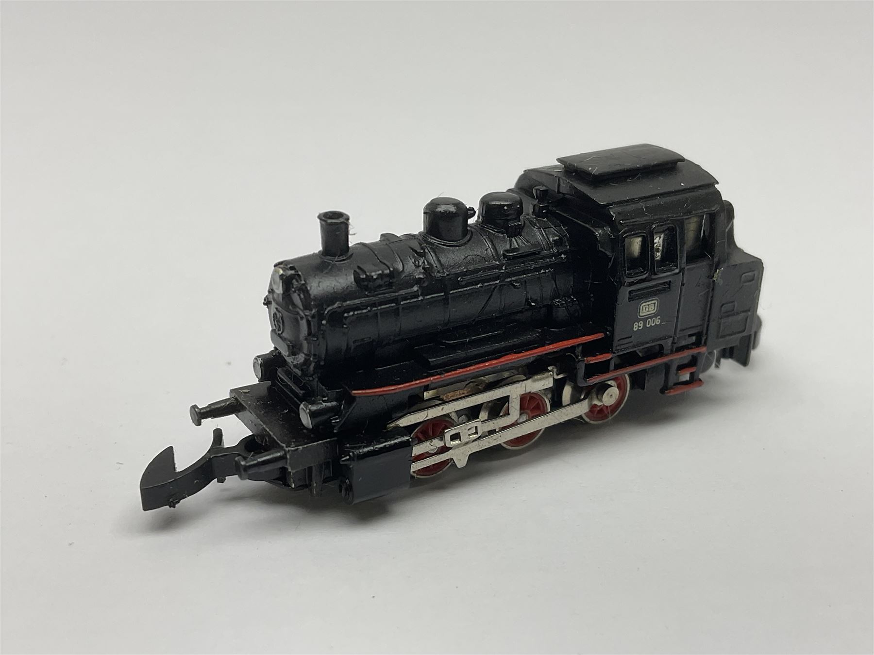 Marklin mini-club 'Z' gauge - three locomotives nos.8606, 8609