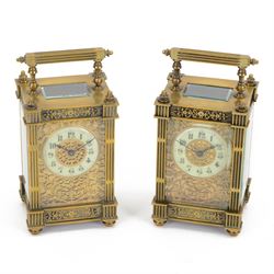 French - Matching pair of Edwardian 8-day timepiece carriage clocks with bevelled rectangu...