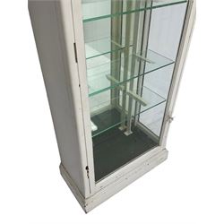 Edwardian white painted display case, single glazed door enclosing five glass shelves, mirror back to interior