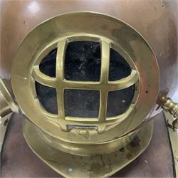 Reproduction copper and brass deep sea diver's helmet, H44cm