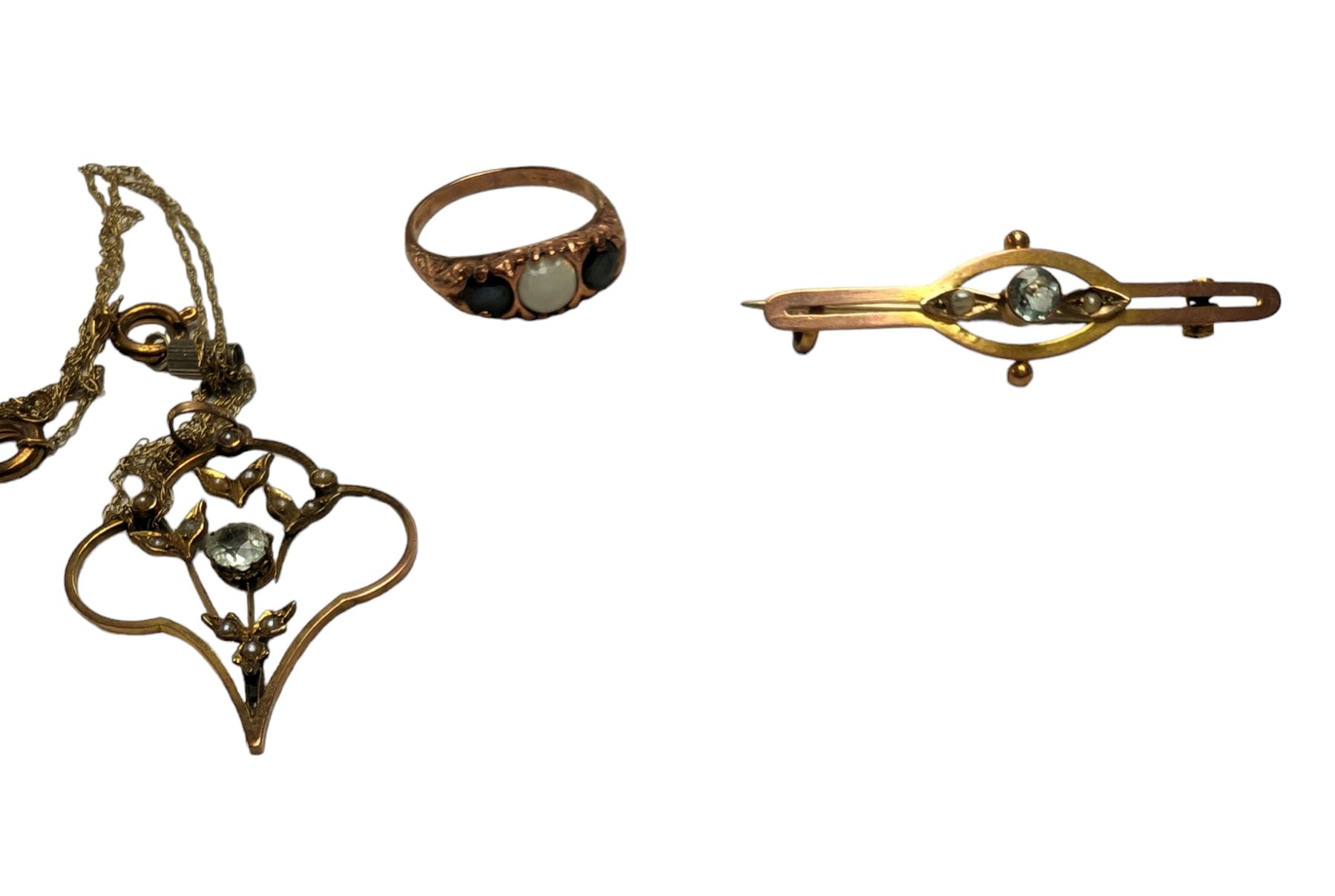 9ct gold Edwardian stone set pendant and brooch, together with a 9ct gold opal and sapphire ring