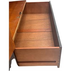 Stag Minstrel - mahogany double wardrobe fitted with single drawer 