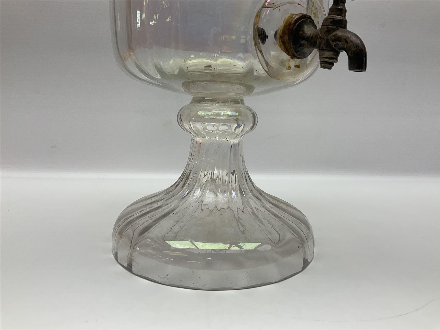 Glass water filter, with a mother of pearl lustre finish, H38cm