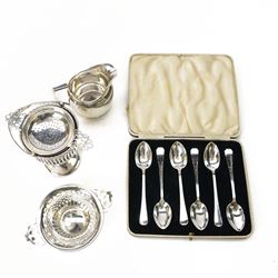 Group of silver, comprising set of six teaspoons, contained within a fitted case, helmet s...