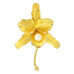 18ct gold single stone cultured pearl orchid brooch, stamped