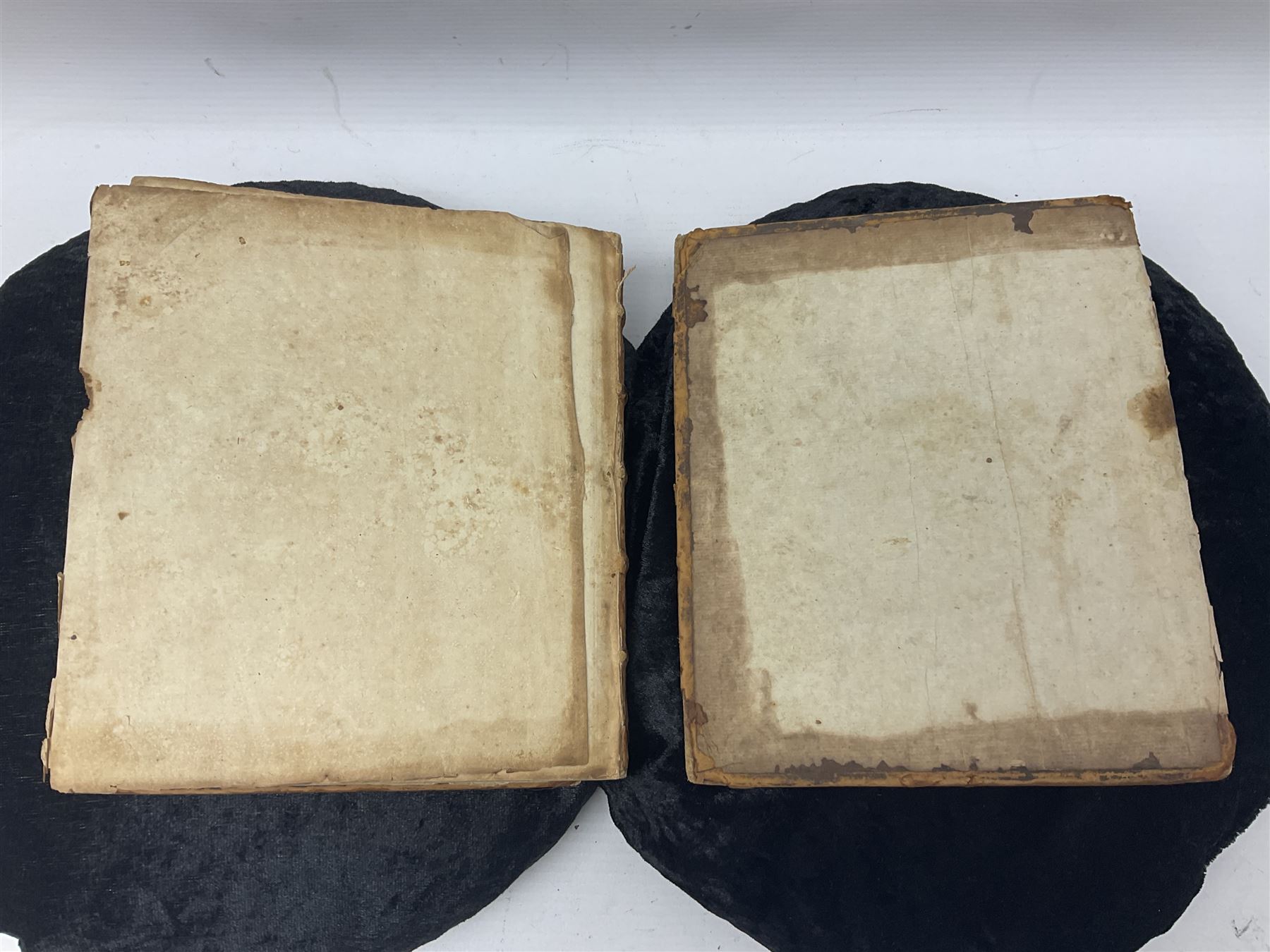 Gardner, Thomas; A Pocket Guide to the English Traveller: Being a Compleat Survey and Admeasurement of all the Principal Roads and most Considerable Cross-Roads in England and Wales..., J. Tonson & J. Watts, 1719