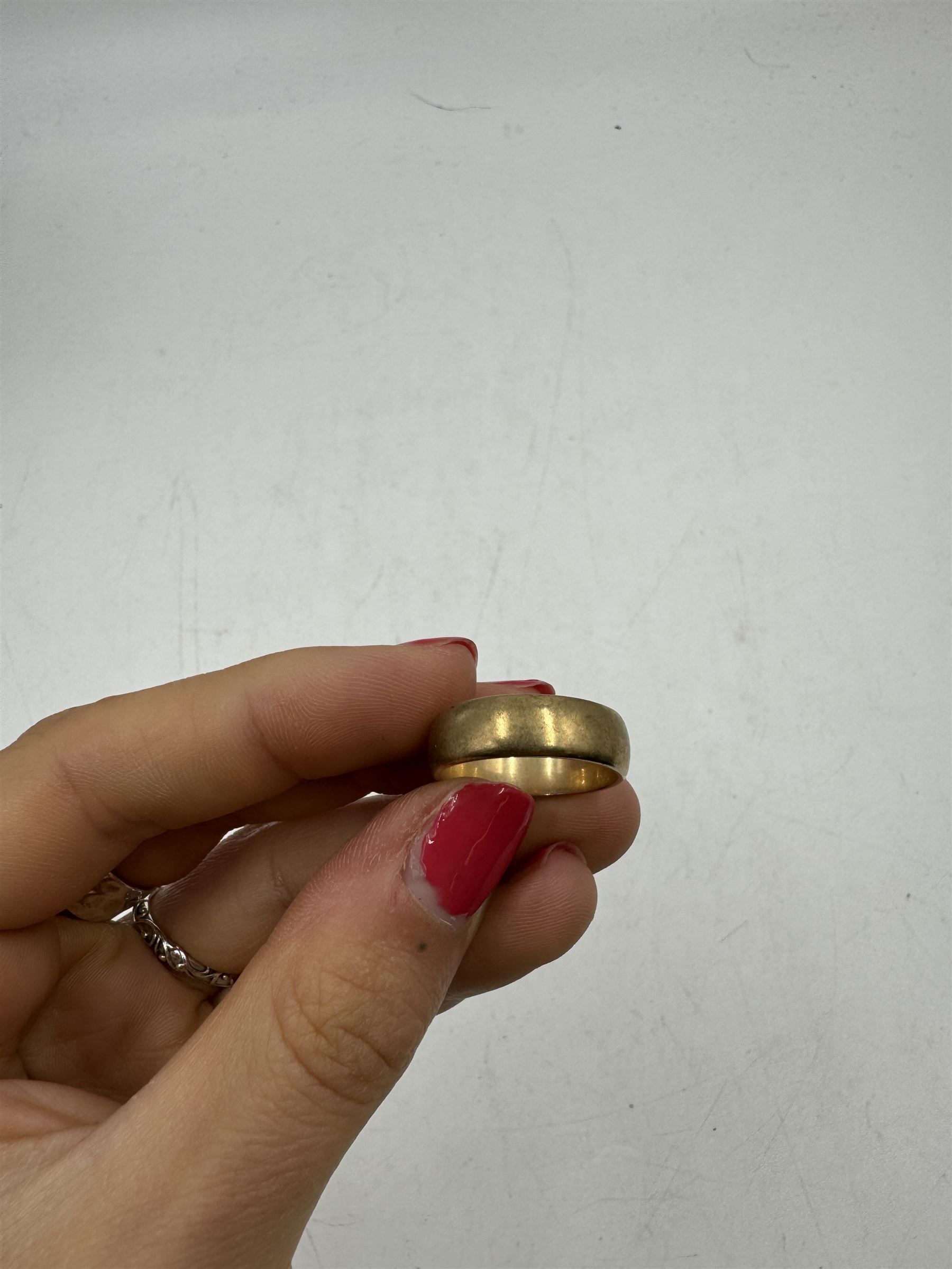 9ct gold wedding band, hallmarked 