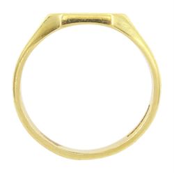 18ct gold signet ring, with engraved initials FH, Birmingham 1997