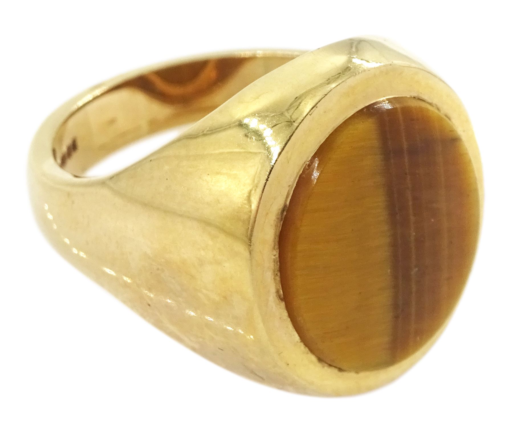 9ct gold tiger's eye signet ring, London 1973