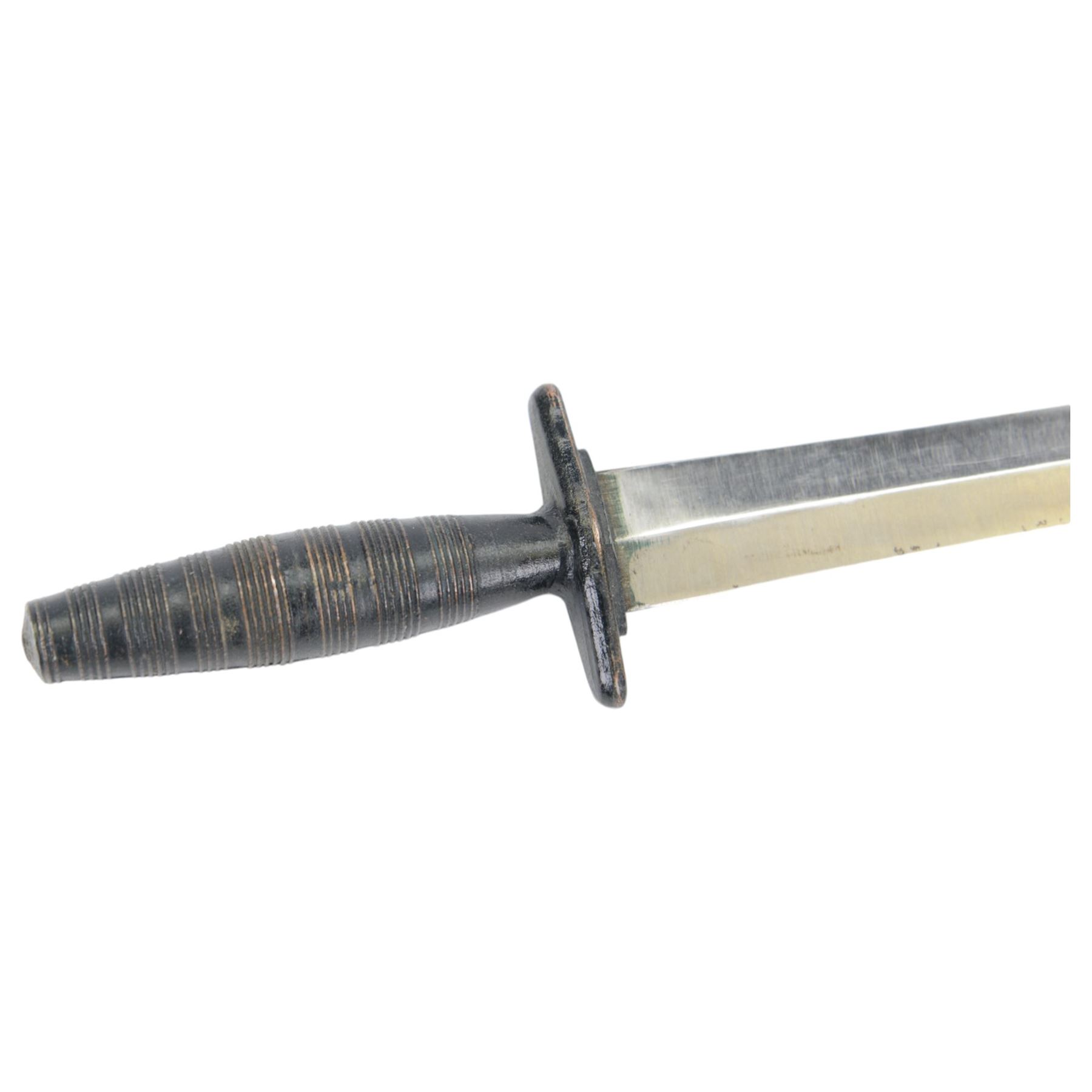 Fairbairn-Sykes fighting knife, with ribbed steel hilt, with leather scabbard, blade L17cm