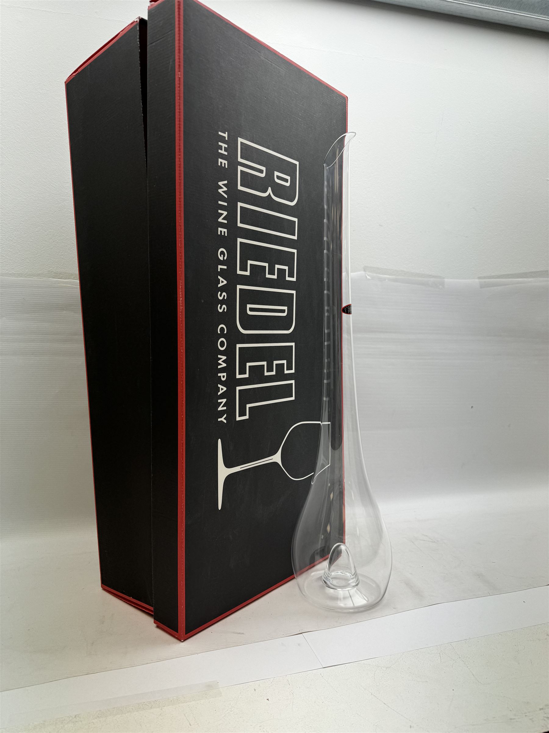 Riedel Swan glass decanter, with original box, H61cm