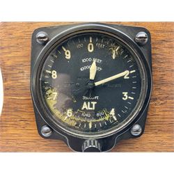 WW2 Spitfire or Lancaster cockpit altimeter Mk.XIVA, stamped 175/41 GA/1273; mounted in oak mantel clock type case L22cm