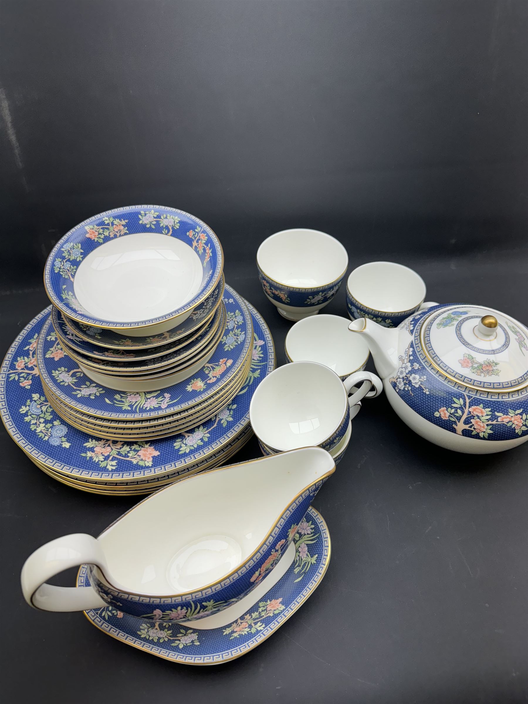 Wedgwood Blue Siam pattern tea and dinner service, including teapot, milk jug, open sucrier, six teacups and saucers, six dinner plates etc 