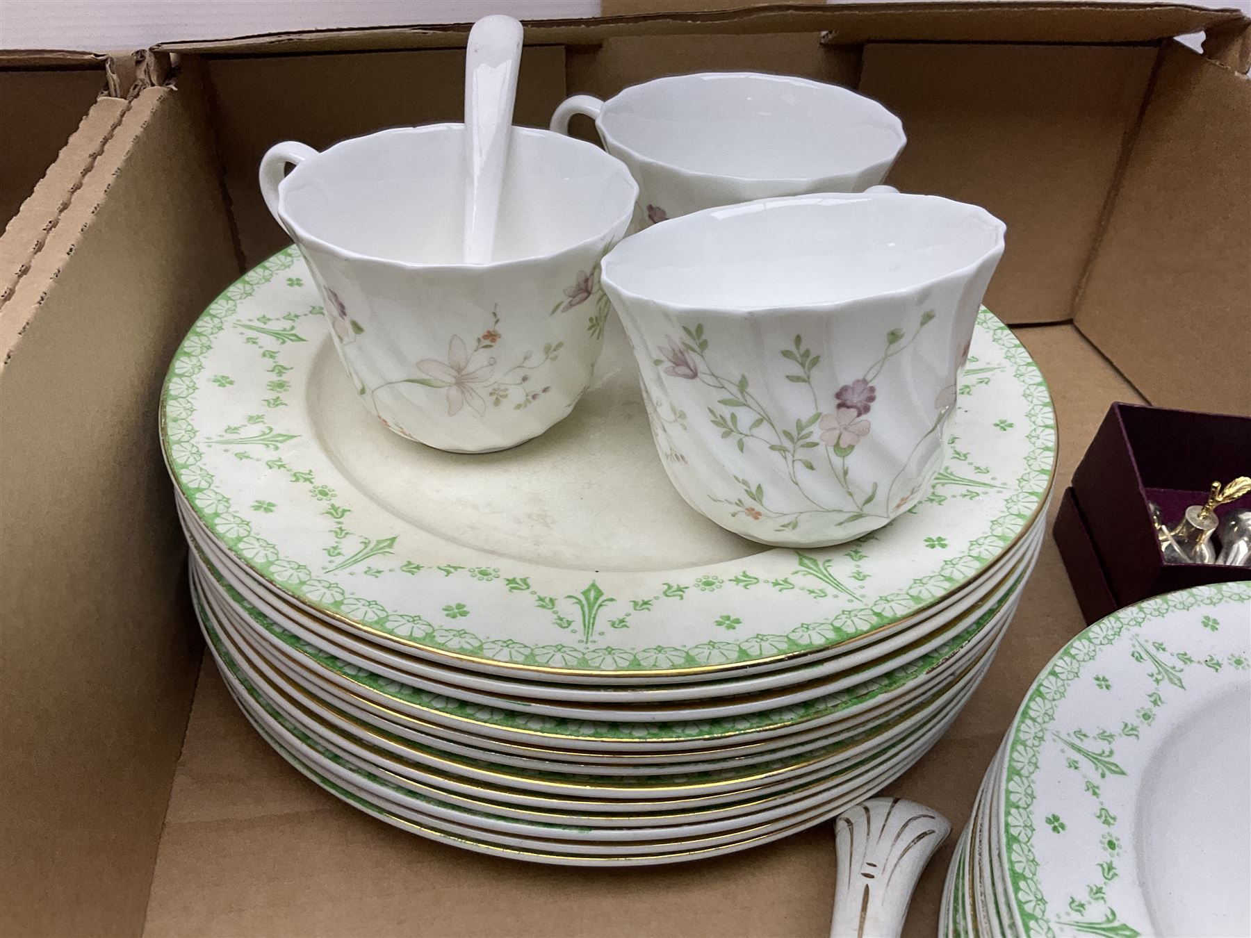 Collection of tea and dinnerwares to include Wedgwood Campion, etc in five boxes 