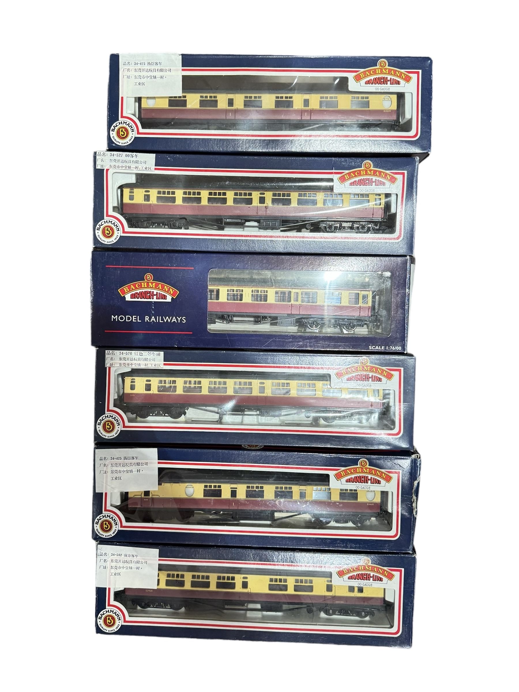 Six Bachmann '00' gauge passenger coaches, to include 34527 63ft Bullied Corridor 2nd, 34502 63ft Bullied Corridor Open Brake 2nd, 34576 63ft Bullied Open 2nd, 34425 63ft Thompson Composite Brake, 34475 63ft Thompson 1st Corridor and 34081 Collett 1st/2nd, all in BR crimson and cream livery, all boxed