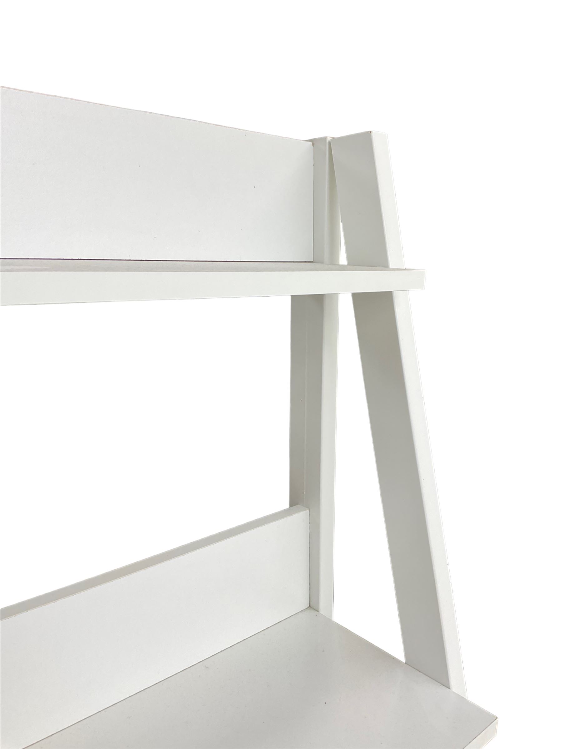 Contemporary white finish shelving unit, five graduating sloped shelves