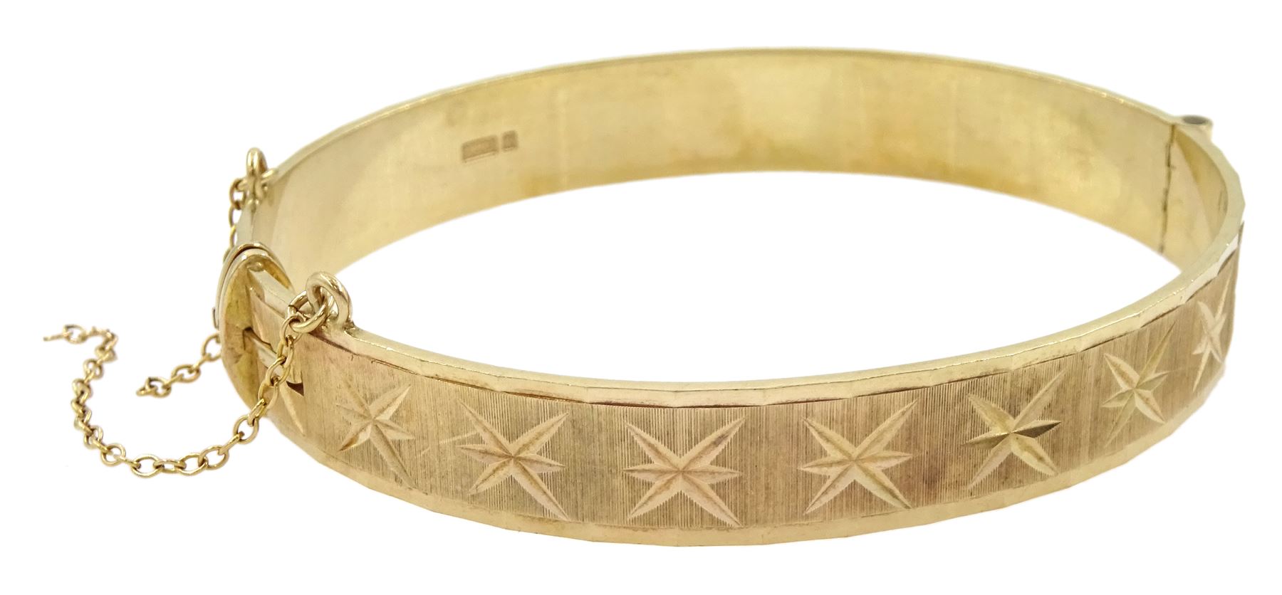 9ct gold hinged bangle, London 1971