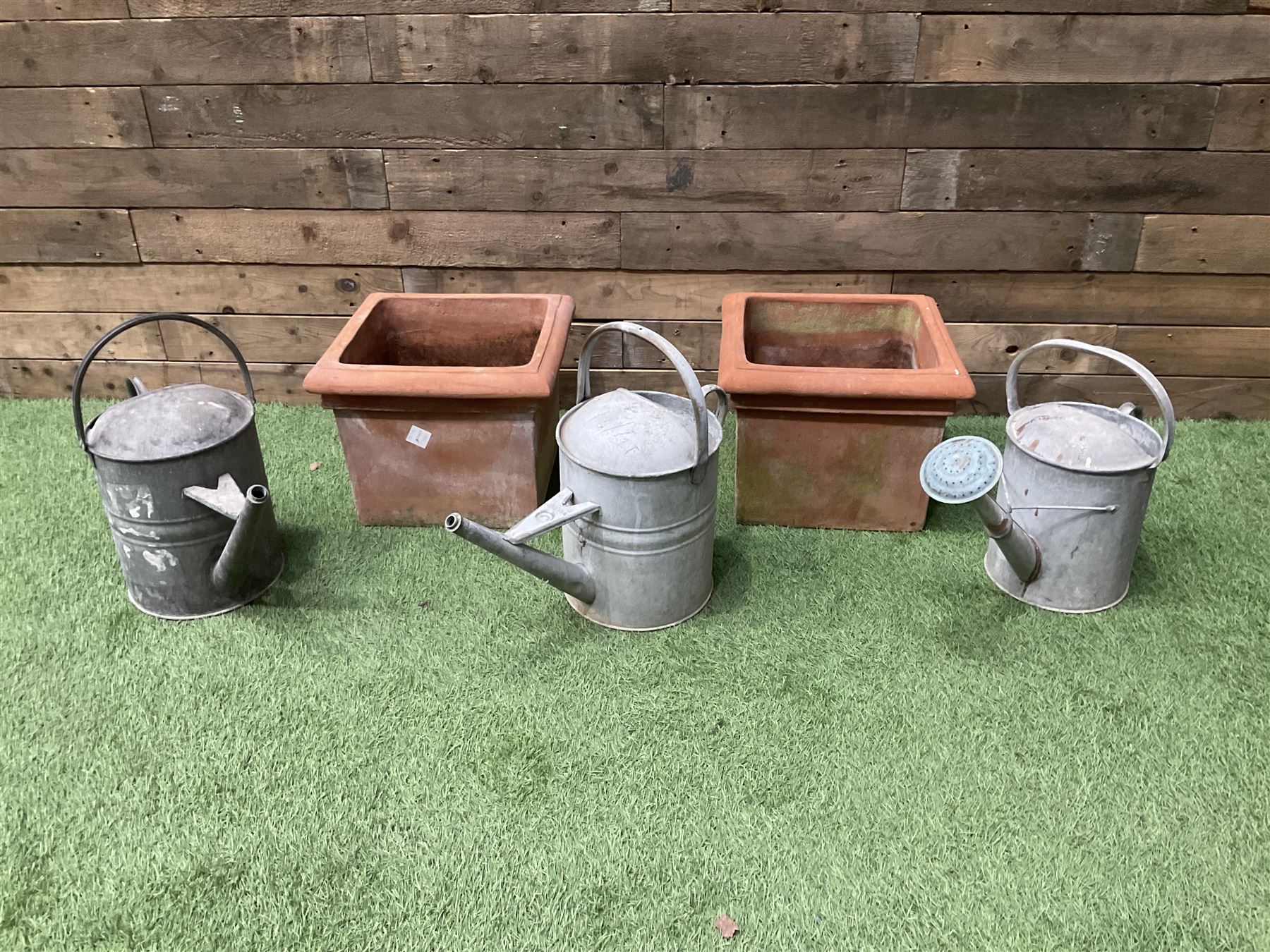 Galvanised watering cans and terracotta plant pots - THIS LOT IS TO BE COLLECTED BY APPOINTMENT FROM DUGGLEBY STORAGE, GREAT HILL, EASTFIELD, SCARBOROUGH, YO11 3TX