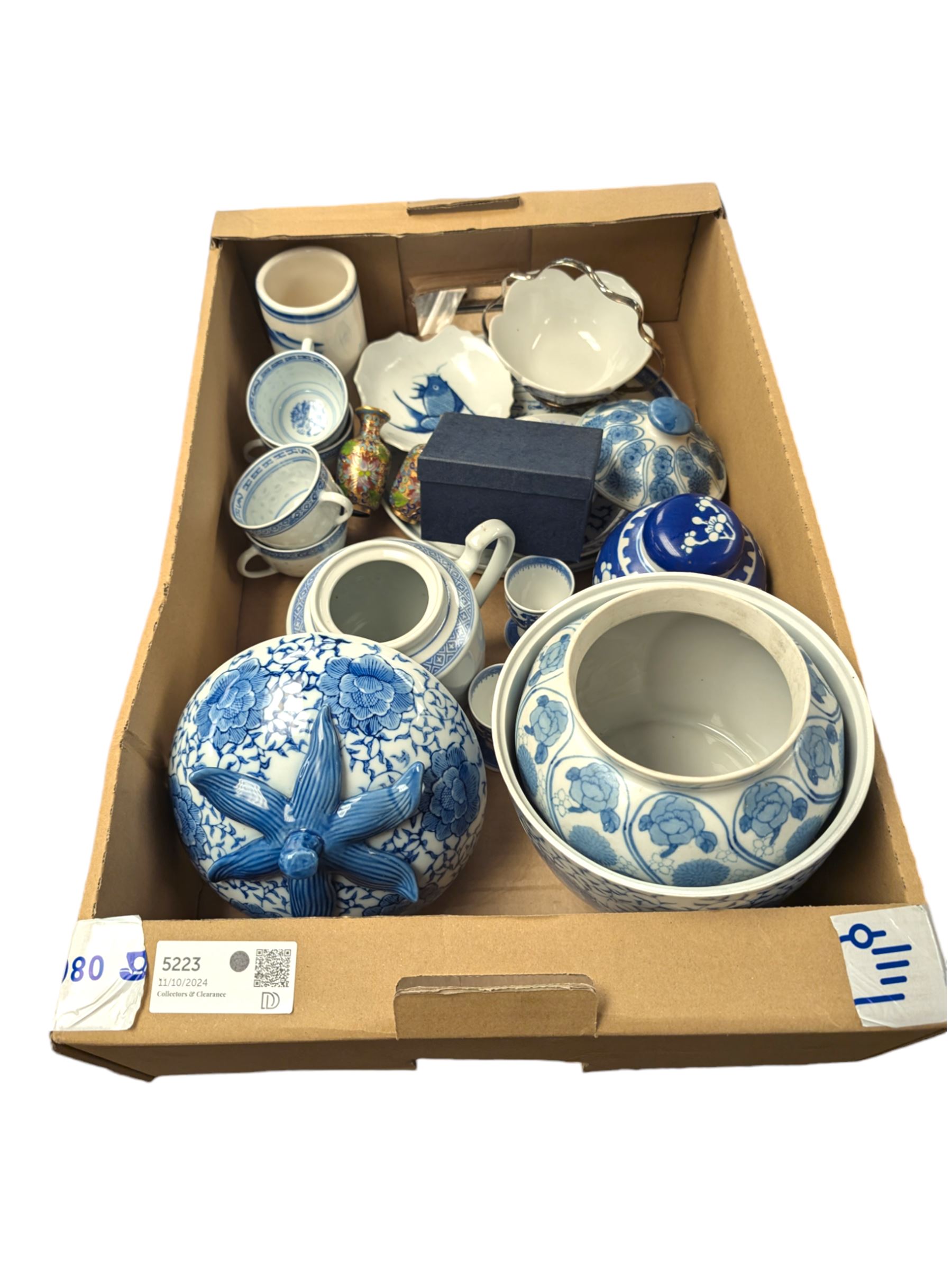 Collection of Chinese blue and white ceramics, including ginger jar, part tea service, jar with cover