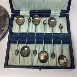 Silver plate, including three branch candelabra, cased set of coffee bean spoons, toast rack, etc 