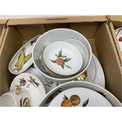 Extensive collection of Royal Worcester Evesham pattern tea and dinner service and other items, to include teapot, covered serving dishes, oval serving dishes, dinner plates, side plates etc