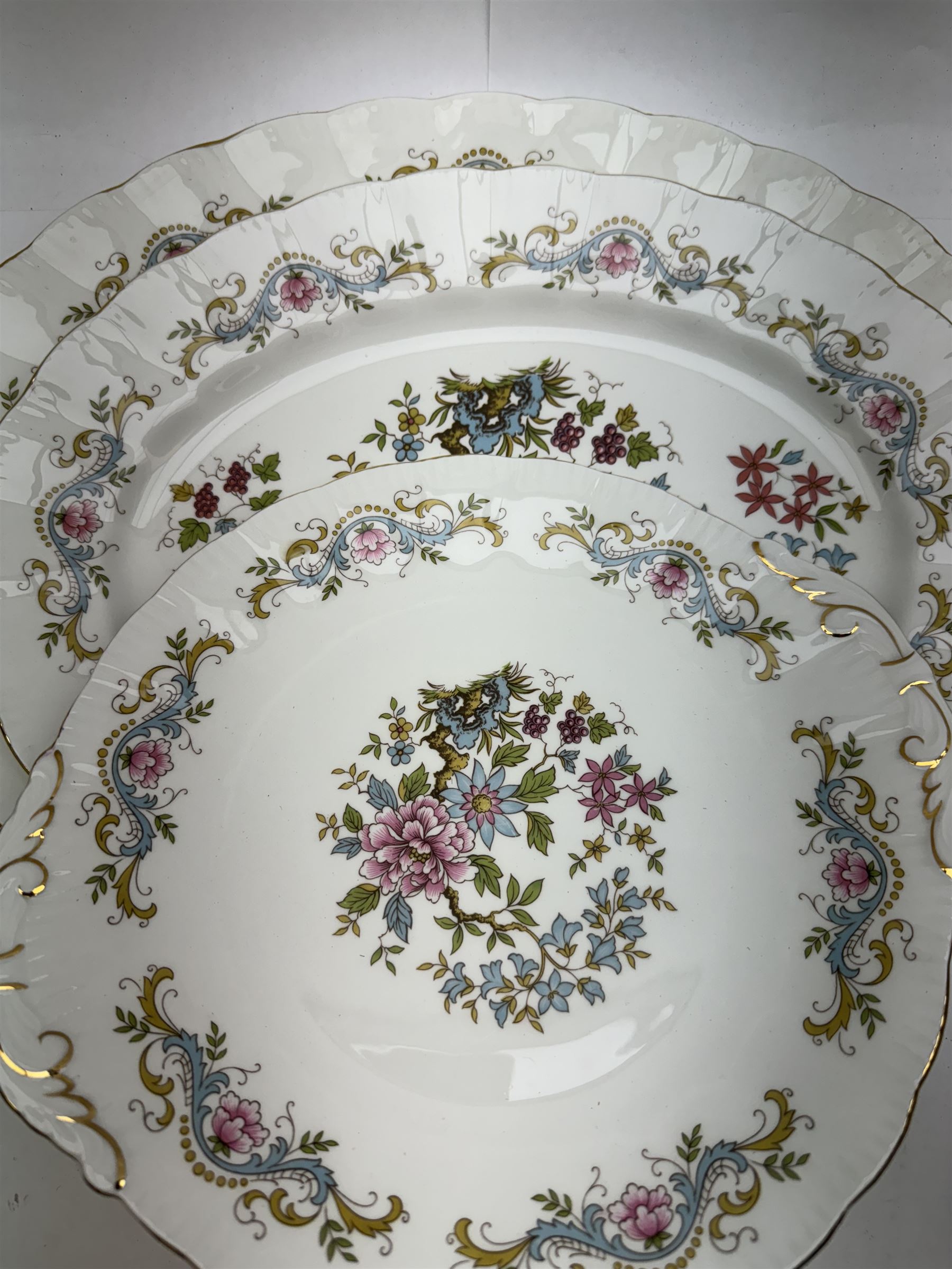 Royal Staffordshire Mandarin pattern tea and dinner wares, including six dinner plates, six side plates, serven twin handled bowls, covered dish etc 