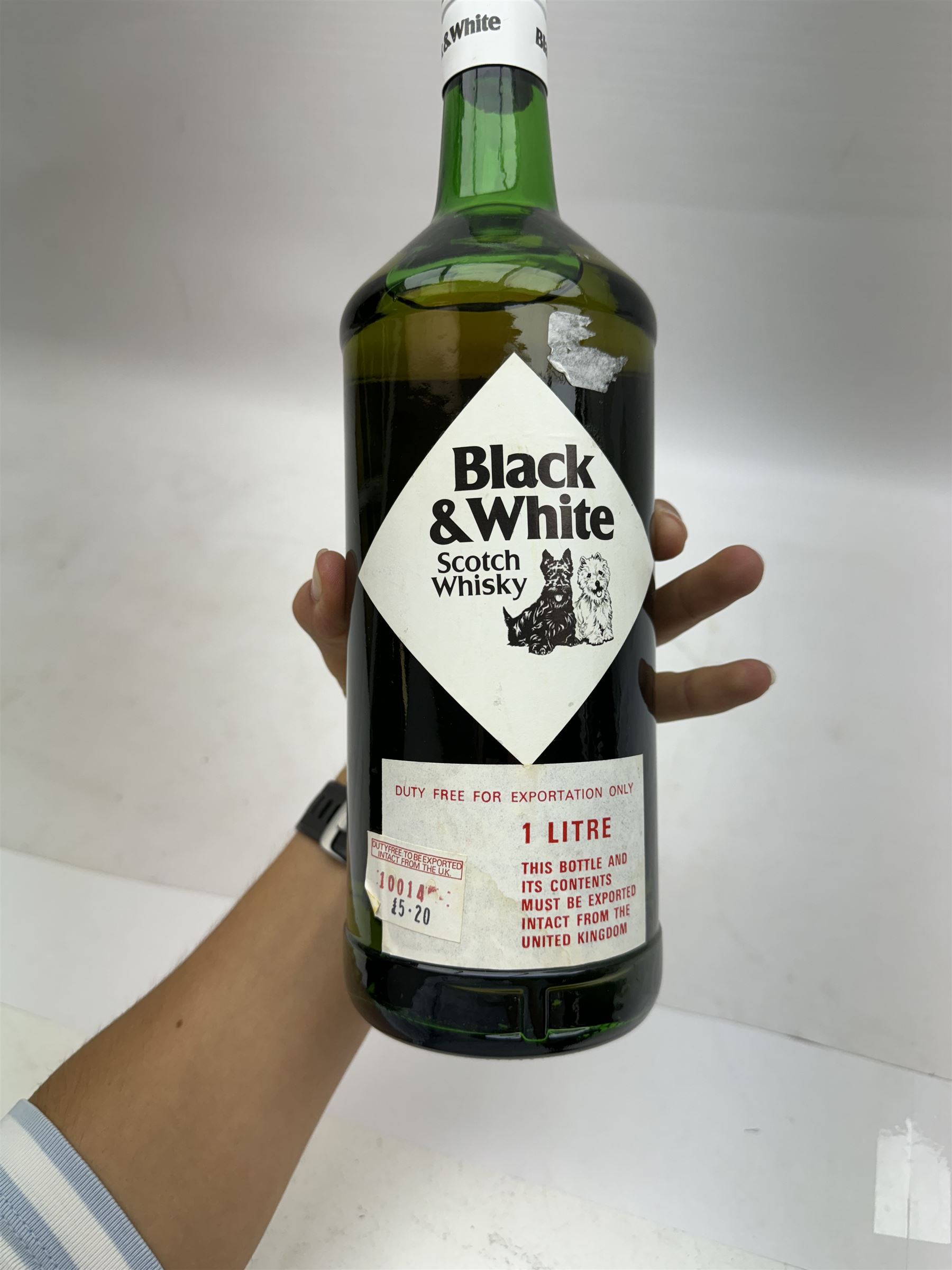 Black & White Buchanans Choice blended Scotch whisky, , 1 Litre 86.8%