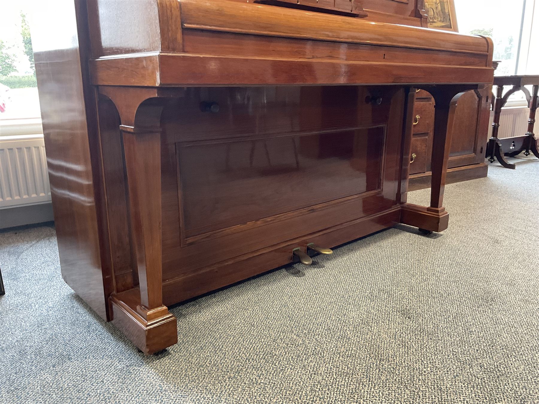 Bluthner of Leipzig - Early 20th century overstrung upright piano, serial number 79496 (1910), in a mahogany case with three front case panels and folding music desk, with 85 keys (seven octaves) underdamper action, original hammers, stringing, tuning pins, dampers and felts, with sostenuto and sustain pedals. Julius Bluthner was considered to be one of the the best makers of German upright pianos in the early 20th century both for tone quality and build. 

This item has been registered for sale under Section 10 of the APHA Ivory Act.