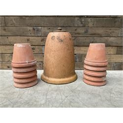 Yorkshire Flower Pots - Terracotta rhubarb forcer (H49cm, D40cm) and ten Sankey terracota ...