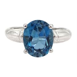 9ct white gold single stone London blue topaz ring, hallmarked, topaz approx 2.50 carat